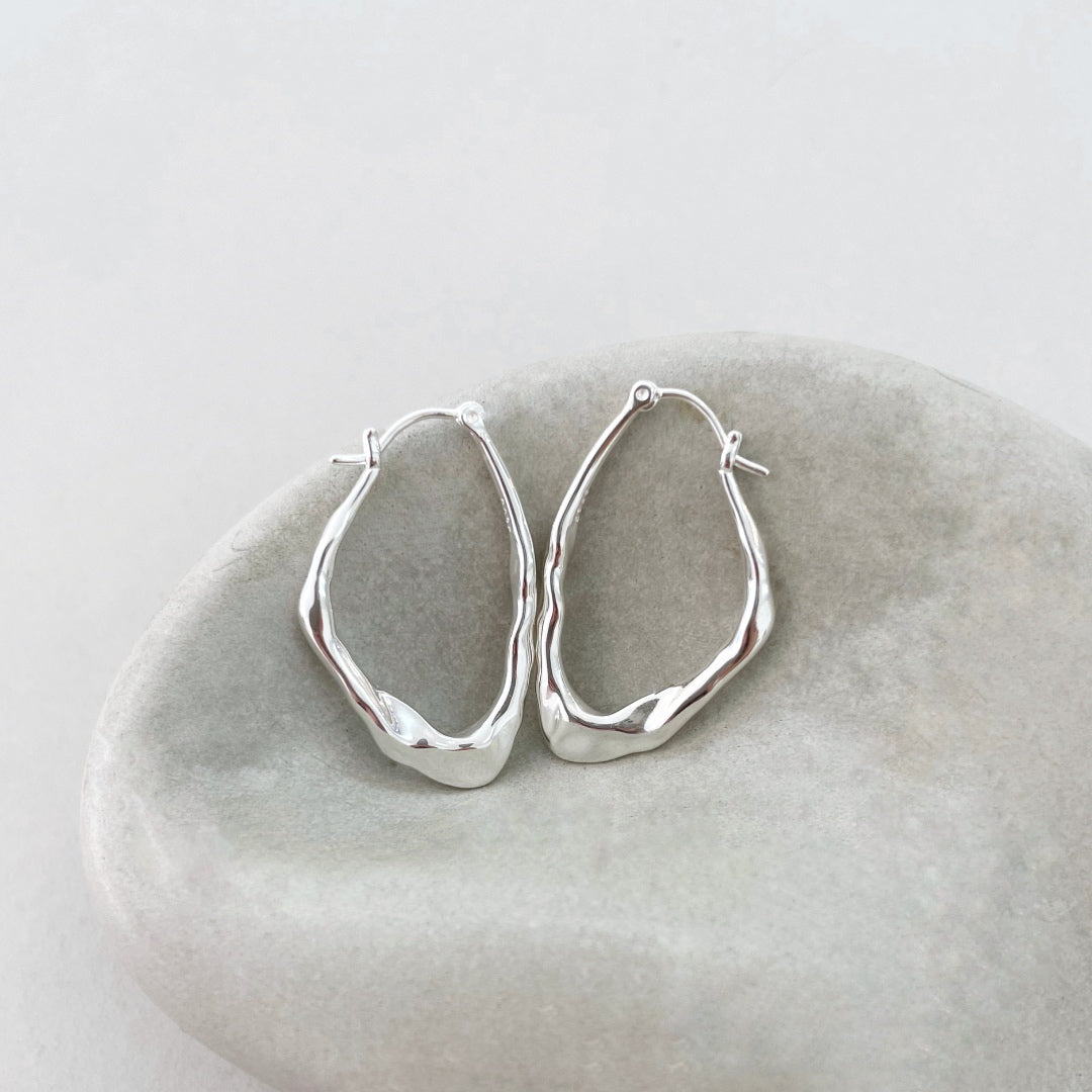 Dalia Hoops